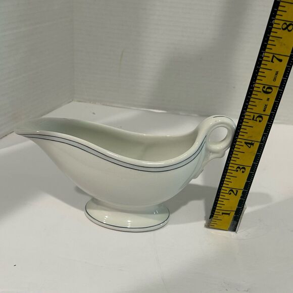 John Maddock & Sons Vintage Fine Earthenware/ Porcelain Gravy Boat. - Picture 10 of 12
